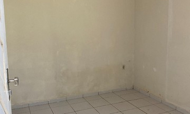 Casa Em Neopolis Pró...