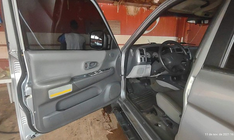 Mitsubishi Pajero Sp...