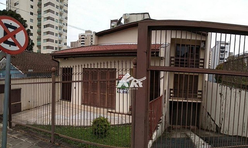 Casa Com 4 Dormitóri...
