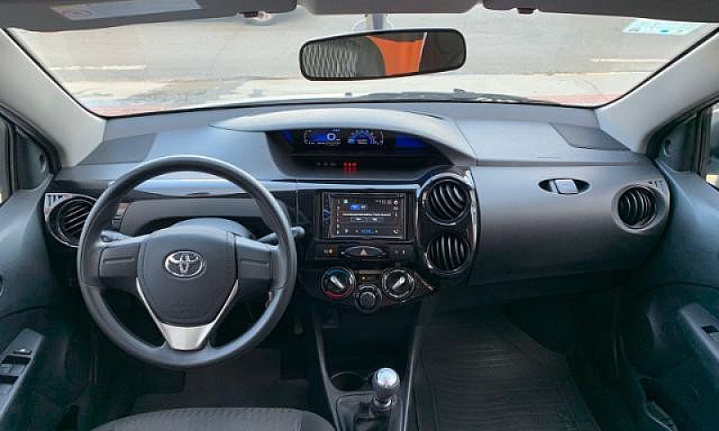 Toyota Etios X 1.3 F...