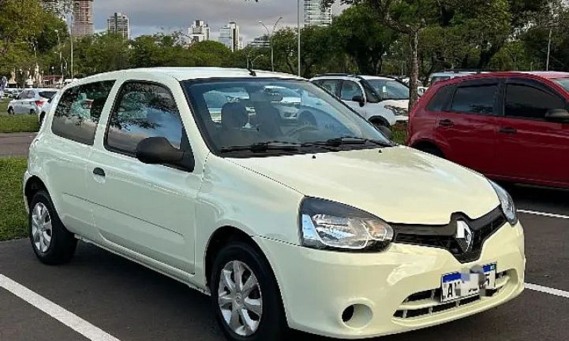 Renault Clio Authent...