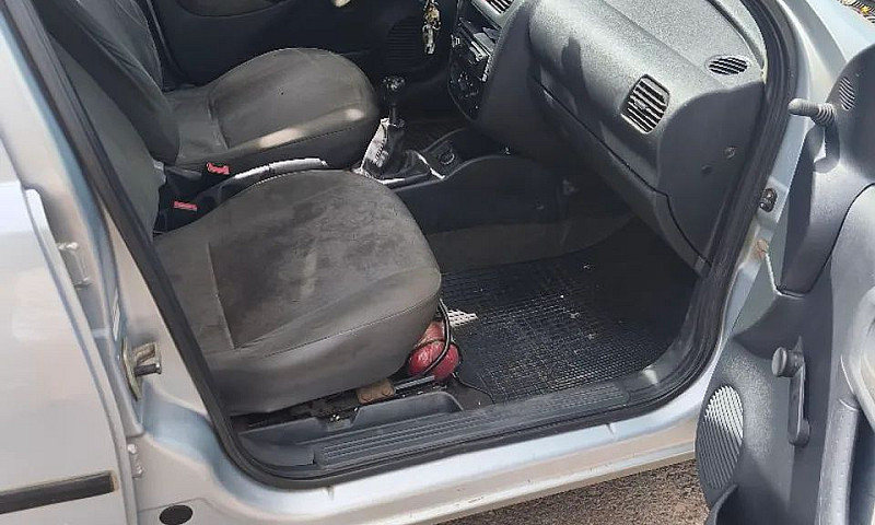 Chevrolet Corsa Hat....