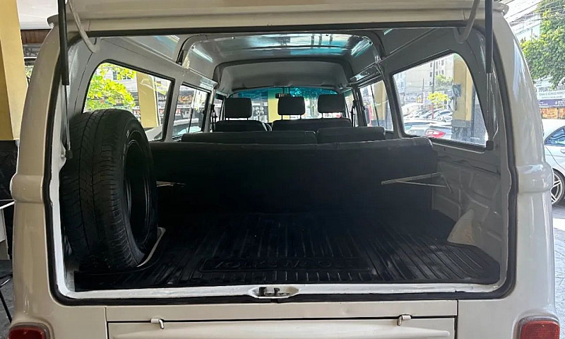 Volkswagen Kombi Sta...
