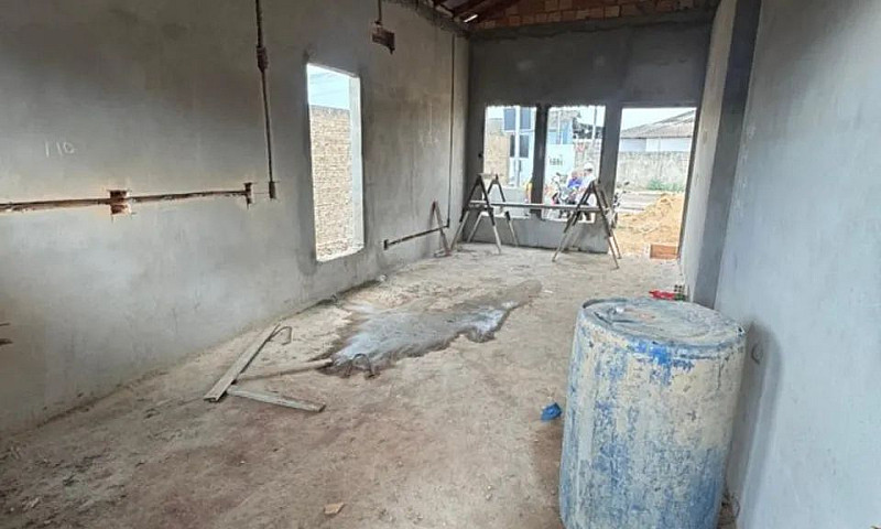 Vende-Se Ótima Casa ...