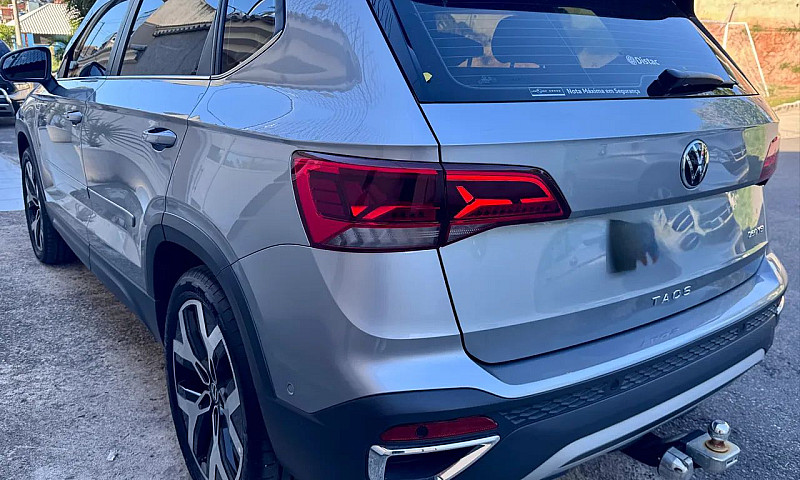 Volkswagen Taos High...