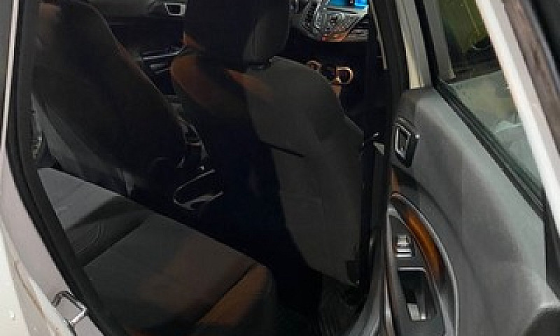 Ford New Fiesta 2016...