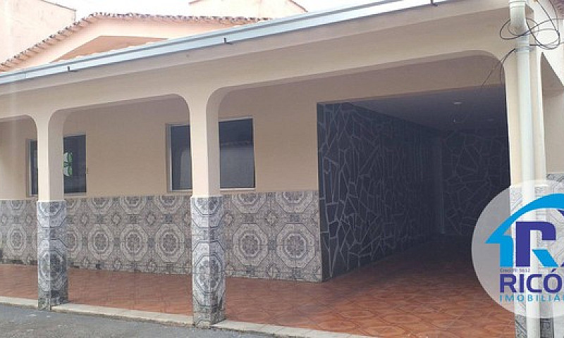 Casa Com 3 Dormitóri...