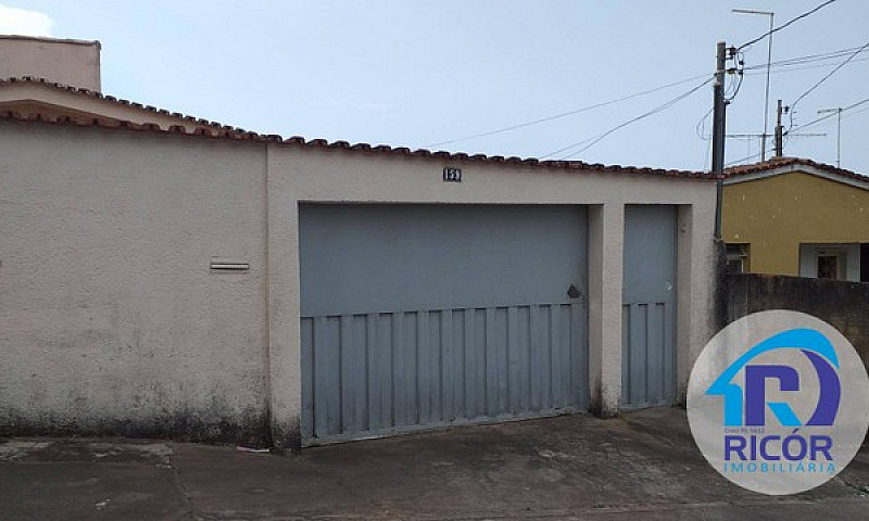 Casa Com 3 Dormitóri...