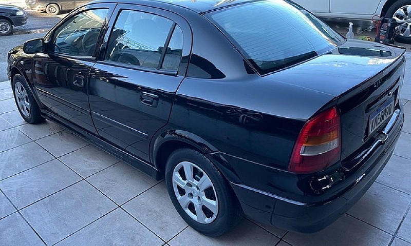 Astra Sedan 2001 1.8...