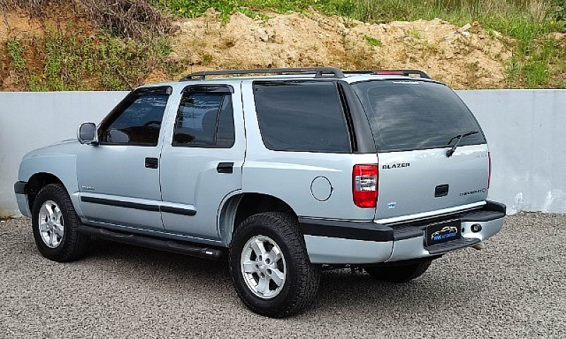 Chevrolet Blazer 200...