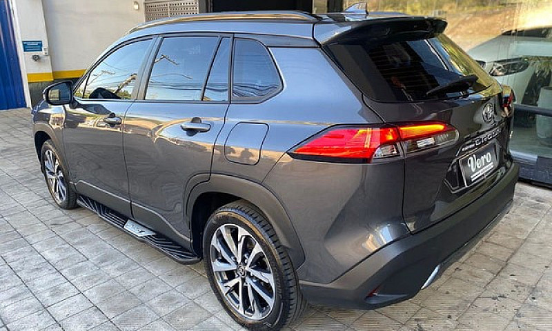 Toyota Corolla Cross...