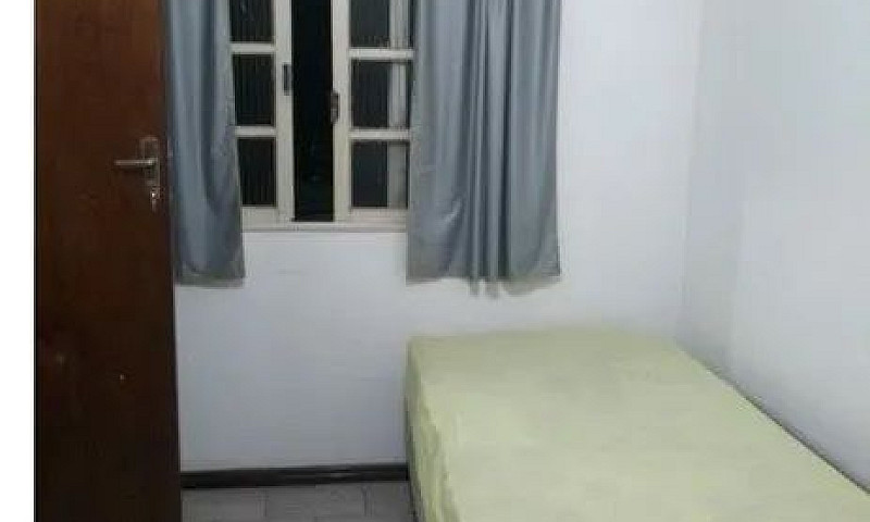 Quarto Para Alugar...