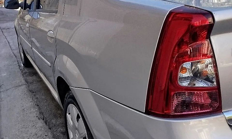 Renault Logan Expres...