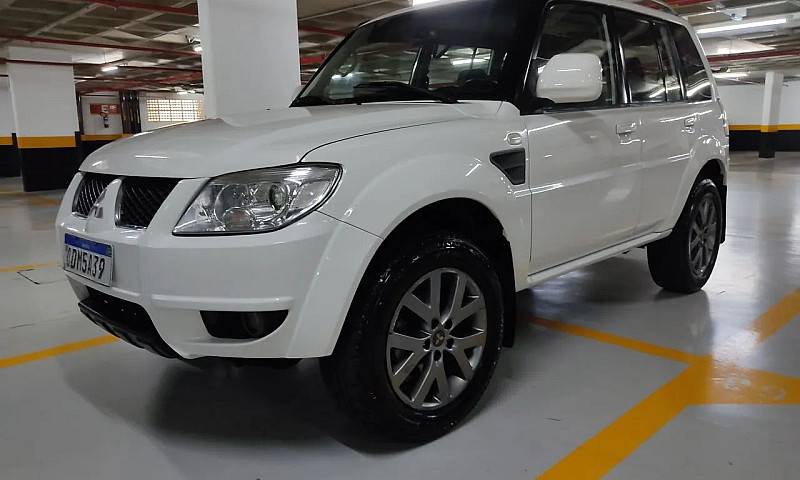Mitsubishi Pajero Tr...