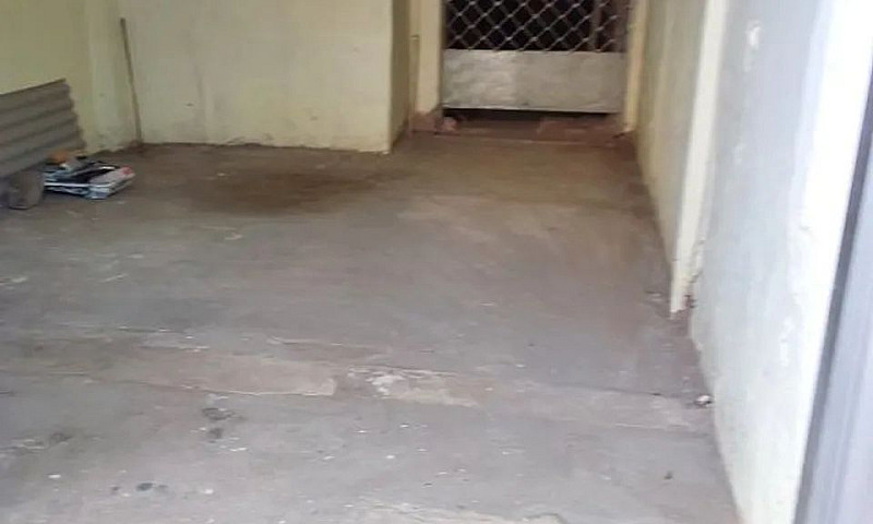 Alugo Excelente Casa...