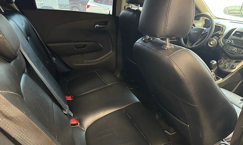 Chevrolet Sonic Hb L...
