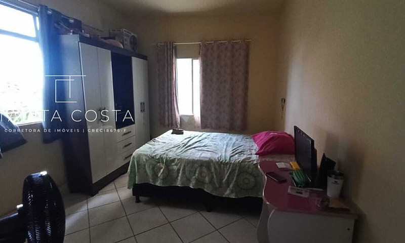 Imóvel Com Duas Resi...