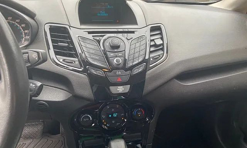 Ford Fiesta Sedan Ti...