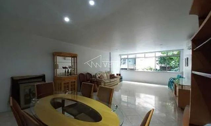 Apartamento-À Venda-...