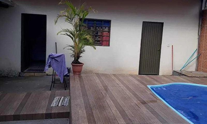 Sobrado Com Área De ...