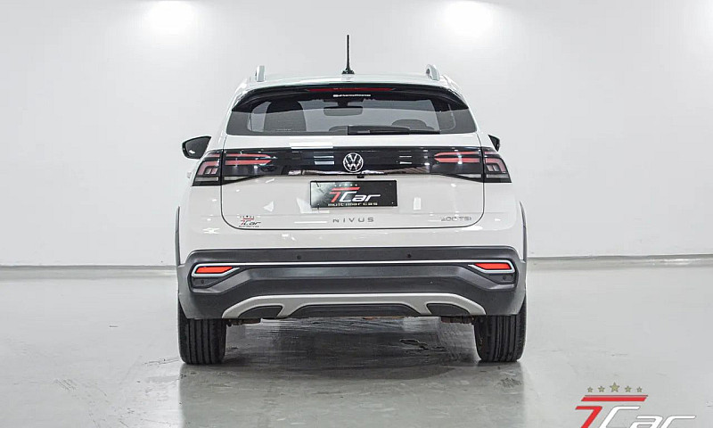 Volkswagen Nivus Hig...