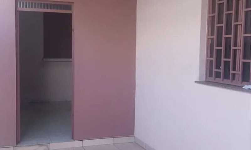 Aluga-Se Casa No Bai...