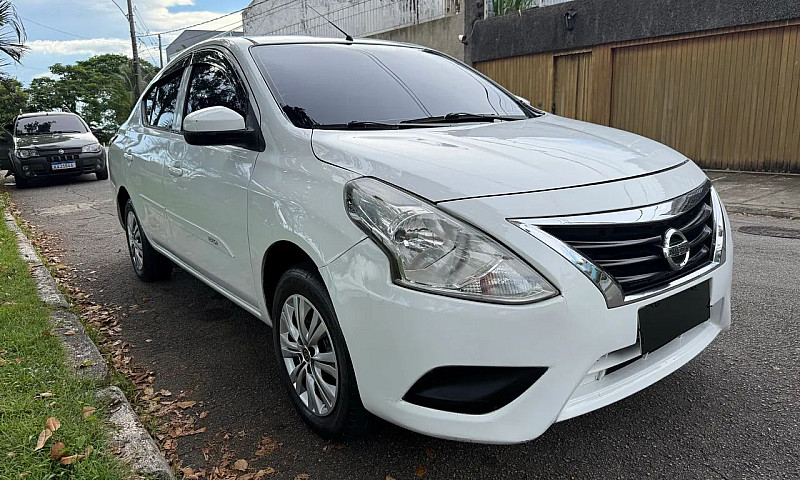 Nissan Versa 1.0 12V...