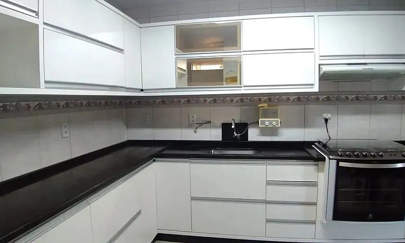 Aluga-Se Ótima Casa ...
