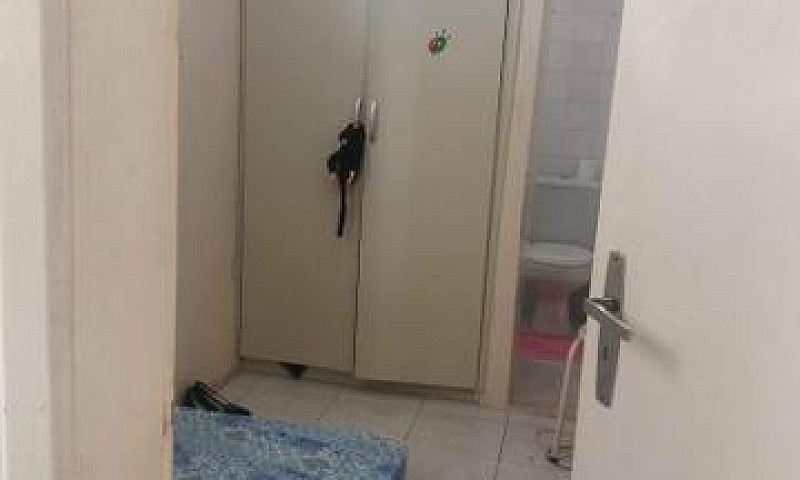 Quarto C/ Banheiro P...