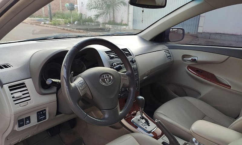 Corolla Altis ...