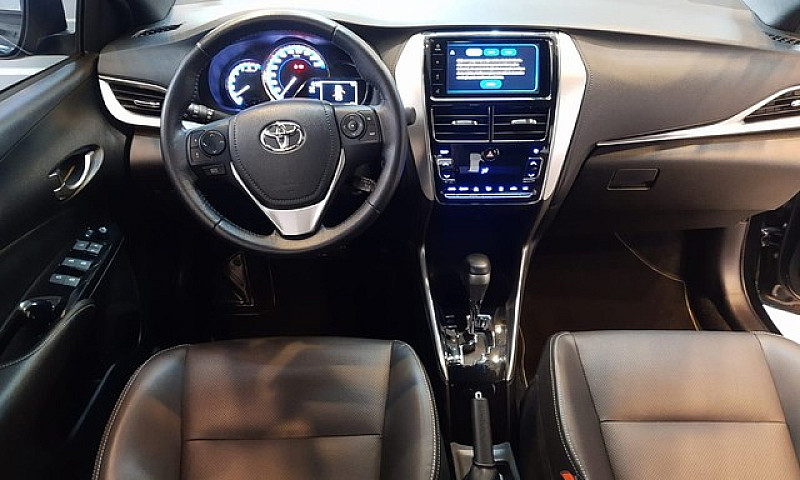 Toyota Yaris 1.5 16V...