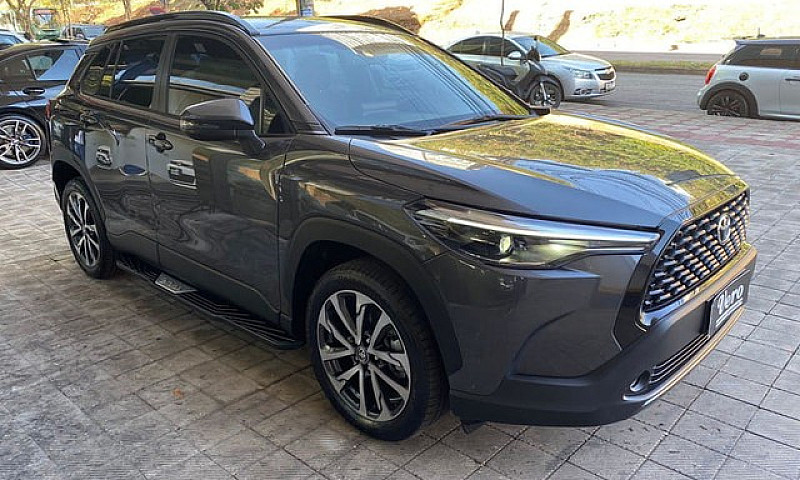 Toyota Corolla Cross...