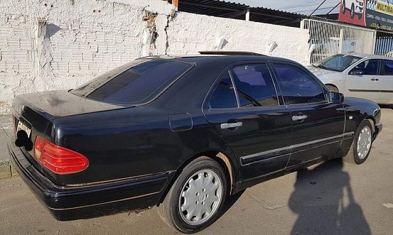 Mercedes Benz E-320 ...