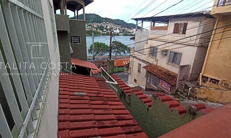 Imóvel Com Duas Resi...