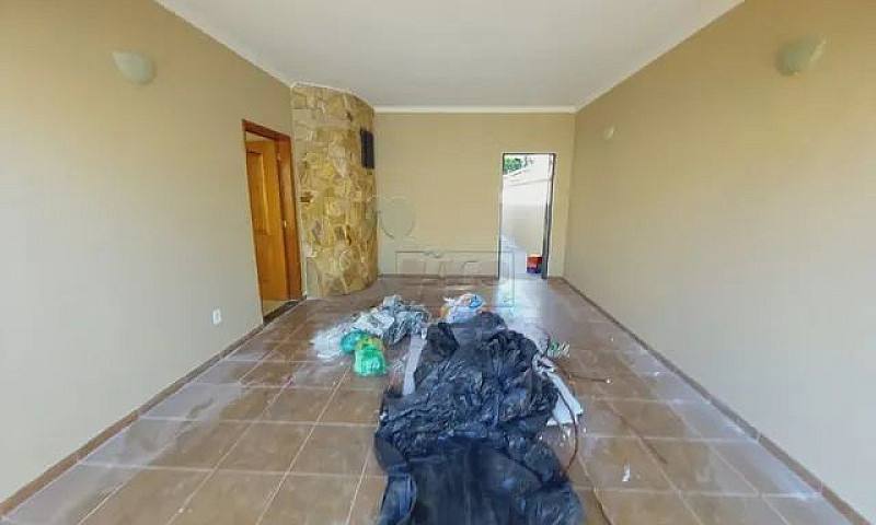 Casa De 144M² Com 03...