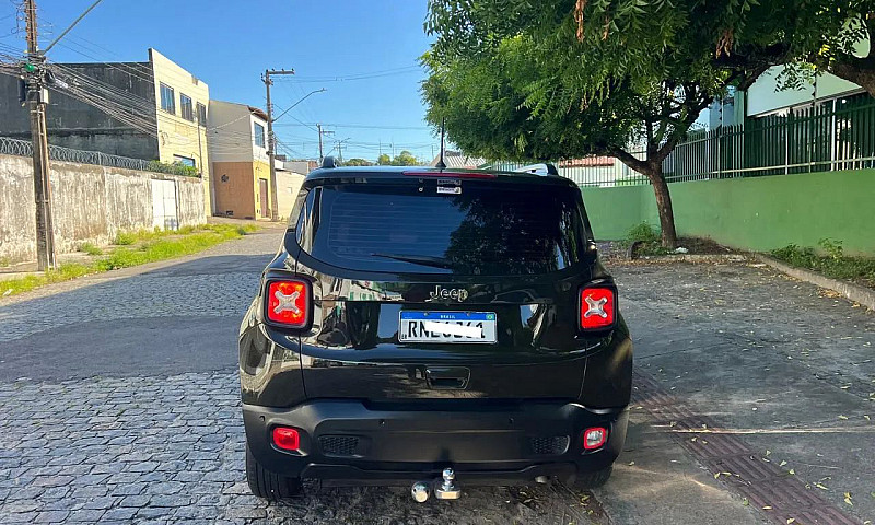 Renegade 1.8 Sport A...