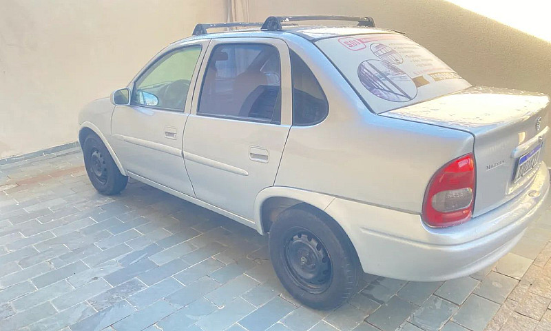Chevrolet Corsa Seda...