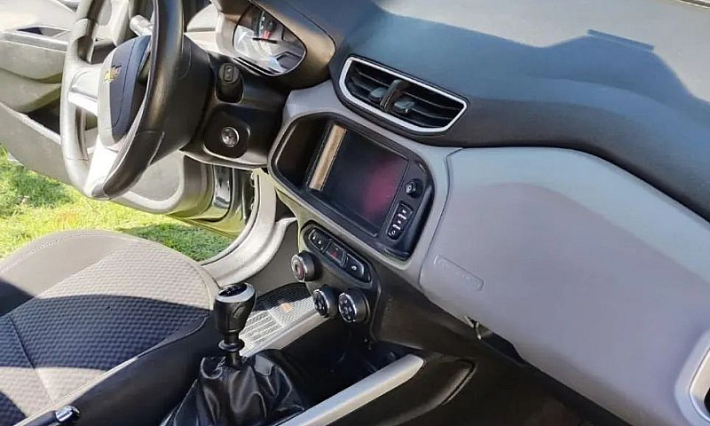 Chevrolet Onix Hatch...