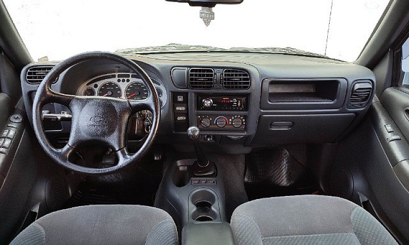 Chevrolet Blazer 200...