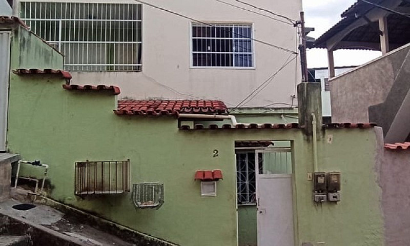 Imóvel Com Duas Resi...