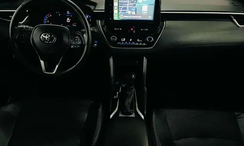 Toyota Corolla Cross...