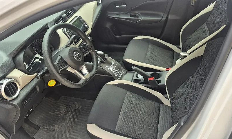 Nissan Versa Advance...