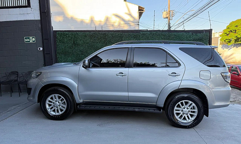Toyota Hilux Sw4 Srv...