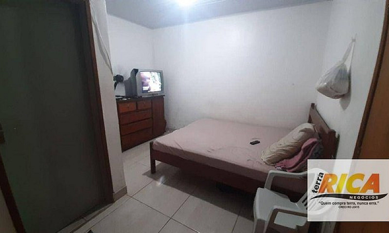 Vende-Se Uma Casa Co...