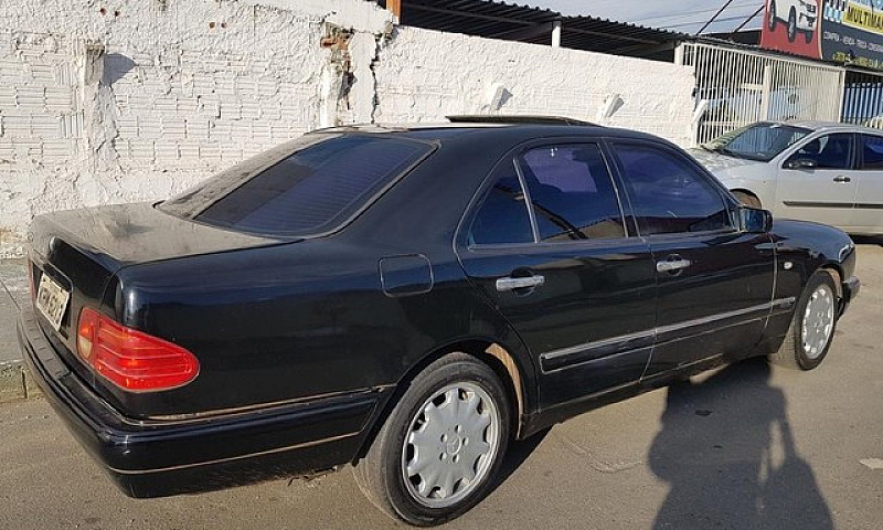 Mercedes Benz E-320 ...