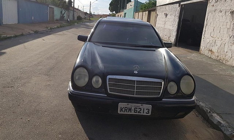 Mercedes Benz E-320 ...