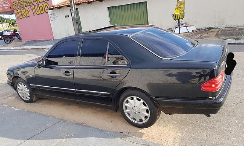Mercedes Benz E-320 ...