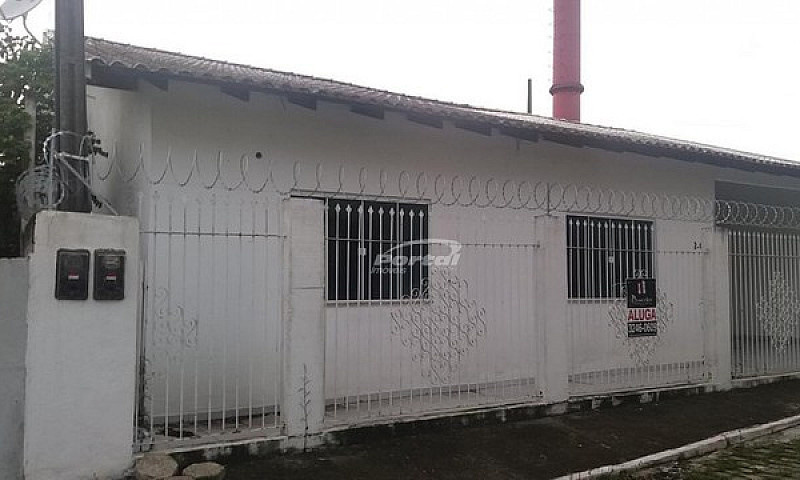 Casa Com 2 Dormitóri...
