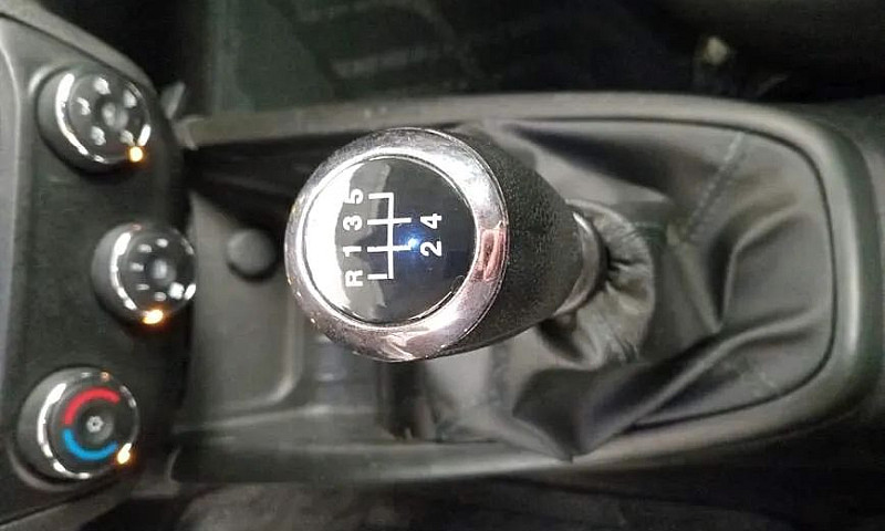 Chevrolet Onix 1.0 M...