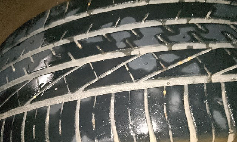 Pneus185/70/14...